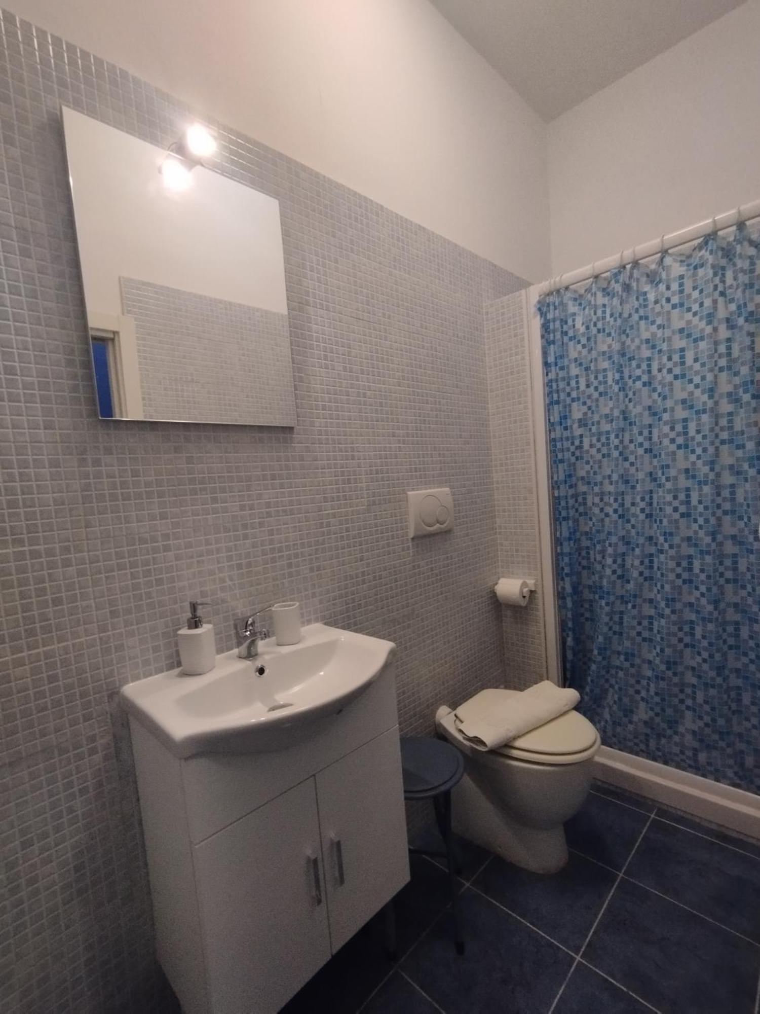 Adriatic Room 50 M Dalla Stazione Ferroviaria Di Ciampino E Dalla Navetta Aeroportuale Kültér fotó