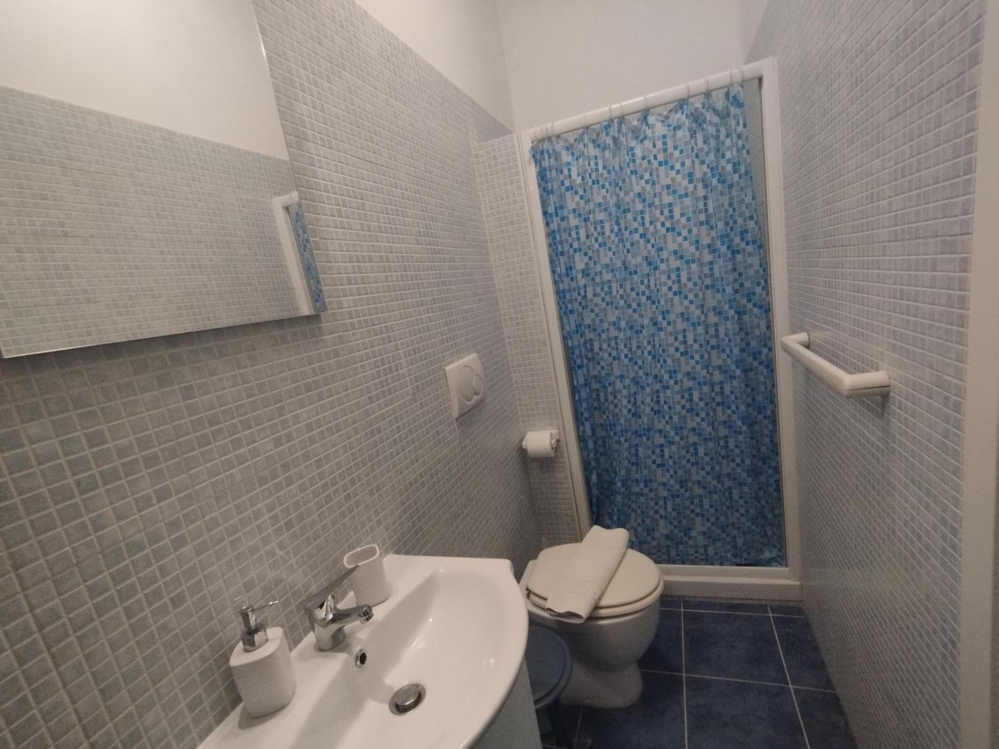 Adriatic Room 50 M Dalla Stazione Ferroviaria Di Ciampino E Dalla Navetta Aeroportuale Kültér fotó