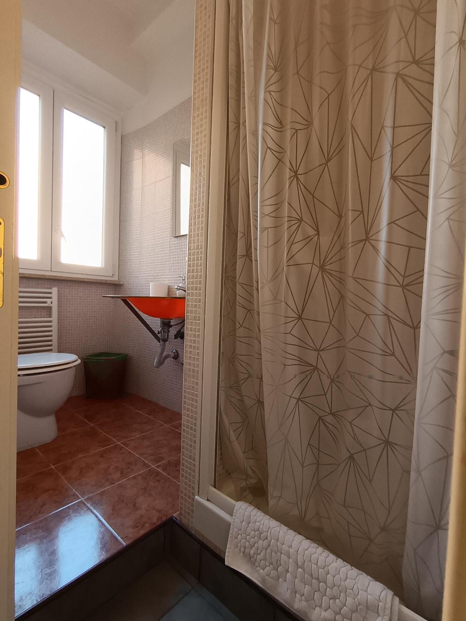Adriatic Room 50 M Dalla Stazione Ferroviaria Di Ciampino E Dalla Navetta Aeroportuale Kültér fotó