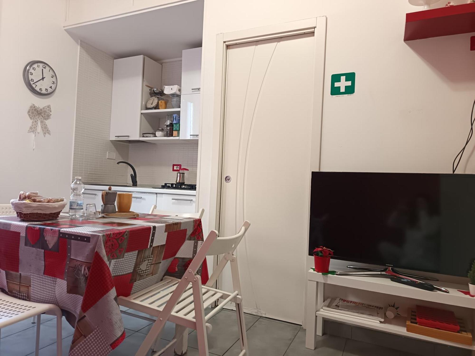 Adriatic Room 50 M Dalla Stazione Ferroviaria Di Ciampino E Dalla Navetta Aeroportuale Kültér fotó