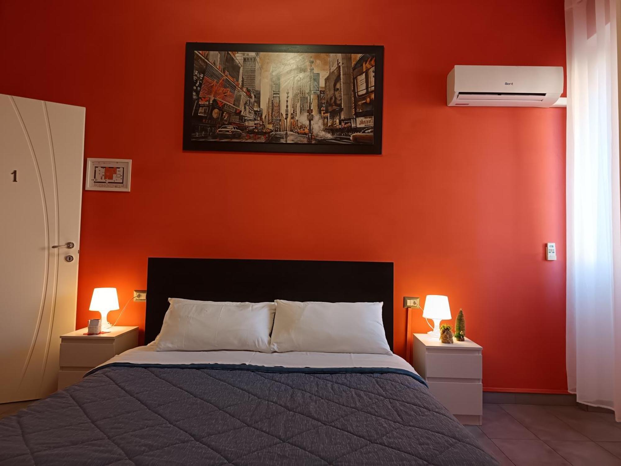 Adriatic Room 50 M Dalla Stazione Ferroviaria Di Ciampino E Dalla Navetta Aeroportuale Kültér fotó