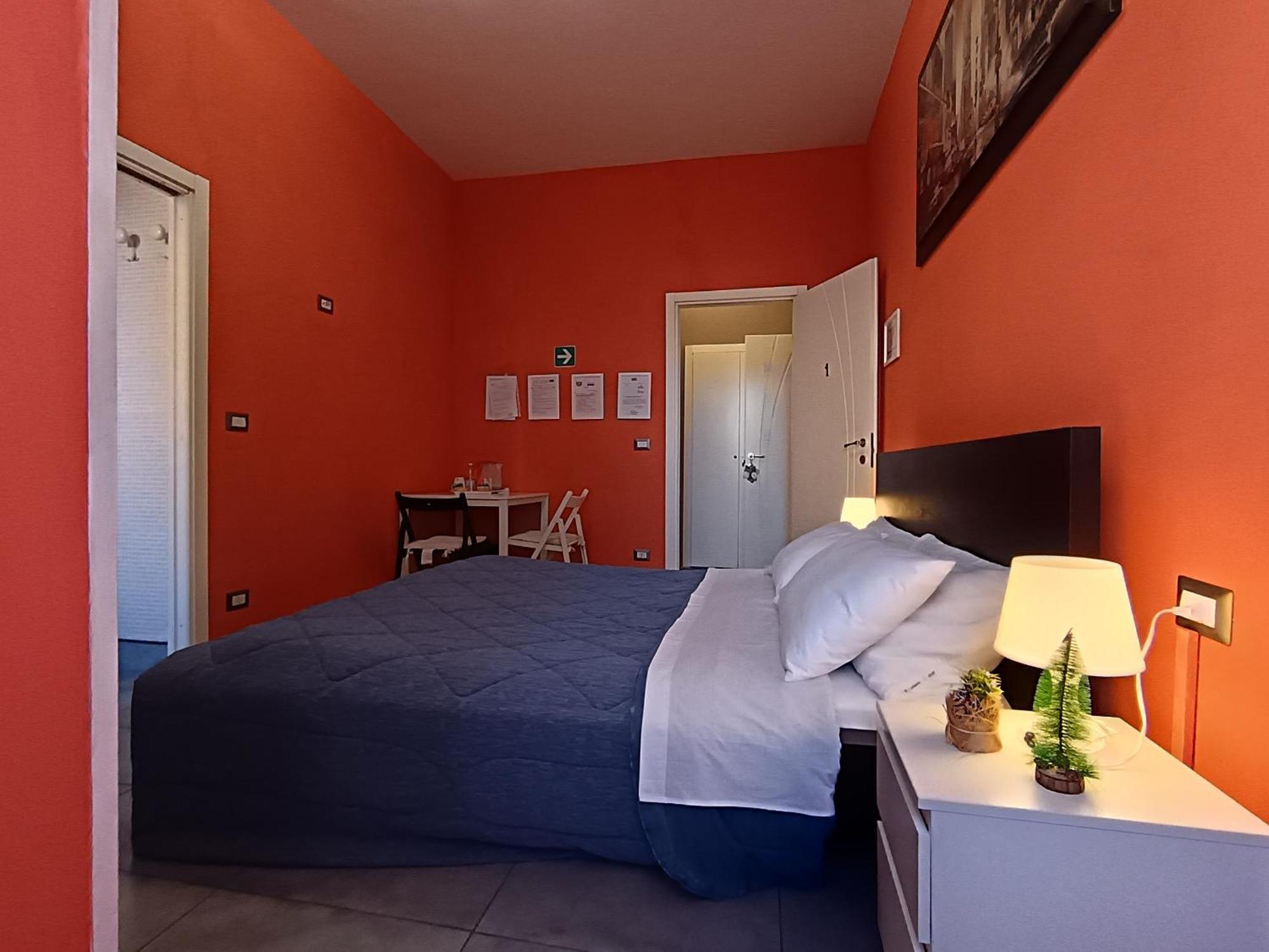Adriatic Room 50 M Dalla Stazione Ferroviaria Di Ciampino E Dalla Navetta Aeroportuale Kültér fotó